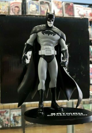 Batman Black & White Statue Gotham Knight Design 1st Edition 999