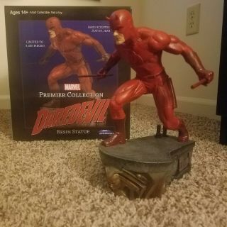 Marvel Premiere Daredevil Comic Statue (2019) Diamond Select