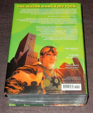 EX MACHINA – THE COMPLETE SERIES OMNIBUS by Brian K.  Vaughan and Tony Harris 2