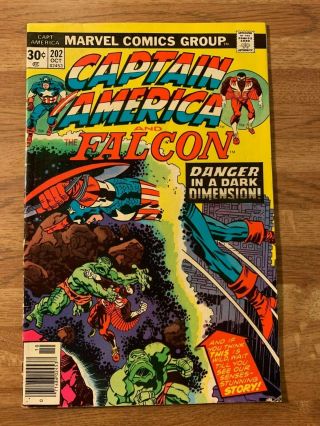 Captain America 202 (marvel 1976) The Falcon Jack Kirby Story & Art Bronze Age