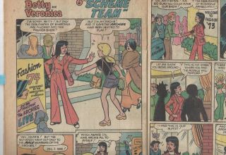 Archie ' s Girls Betty And Veronica 224 7.  0 or Better 1974 GGA Cover Leotards 2