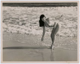Barefoot Pin - Up On Beach Bettie Page Bunny Yeager Vintage 1954 Photograph 8x10