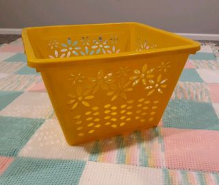 Vintage 1960s Fesco Daisy Laundry Basket Sunshine Yellow MCM Clothes Hamper 2