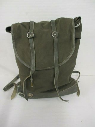 Vintage U.  S.  Military Field Pack / Hiking Backpack - Single Compartment