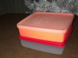 2 X 670/671 Tupperware Square - A - Way Sandwich Keepers W/lid