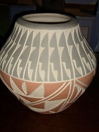 Acoma Mexico Native American Hand Etched Pot Vase Signed D.  S.  A Vintage