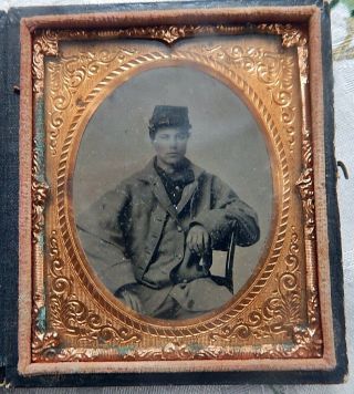 Vtg Civil War Confederate Soldier Ambrotype Photo In Case