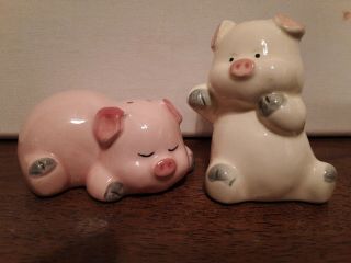 Vintage Sitting Pig Salt And Pepper Shakers Boy And Girl Made In Japan