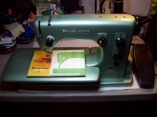 VINTAGE HUSQVARNA VIKING CL21A sewing machine,  