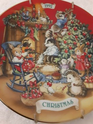 Christmas Plate Sharing Christmas With Friends 1992 22k Gold Trim