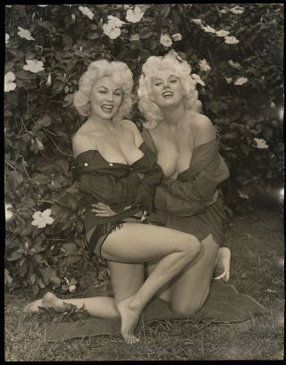 Large Format Risqué Vintage Pin Up Photograph Bunny Yeager & Maria Stinger Rare