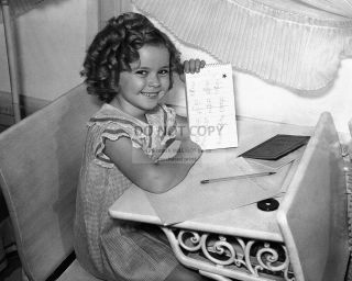 Shirley Temple 6 Yrs Old On Her First Day Of School In 1935 - 8x10 Photo (az250)