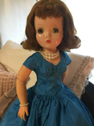 Vintage 1950s Madame Alexander Cissy Doll with TAGGED DRESS 2