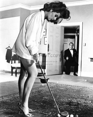 Sean Connery And Eunice Gayson In " Dr.  No " James Bond - 8x10 Photo (rt498)
