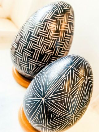 Vintage Besmo Kenya Africa Etched Stone Egg Black White Geometric