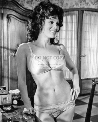 Jill St.  John In The Film " Diamonds Are Forever " - 8x10 Publicity Photo (rt023)