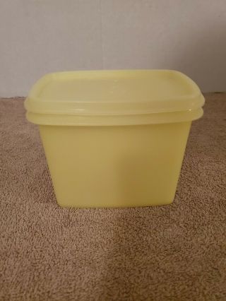 Tupperware 1243 - 8 Lid With Stackable Yellow Container 1244 Vintage