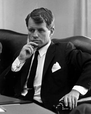 Robert F.  Kennedy At The White House 8x10 Photo 1964
