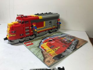 LEGO TRAIN SANTA FE 27 CHIEF POWERED LOCOMOTIVE (10020) W/ MOTOR,  2 Figs 2
