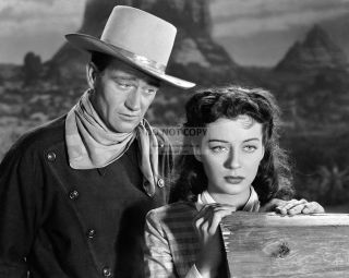 John Wayne And Gail Russell In " Angel And The Badman " - 8x10 Photo (ab - 154)