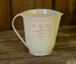 Vintage Eagle Plastic 2 Cup Measuring Cup Pitcher Style Usa
