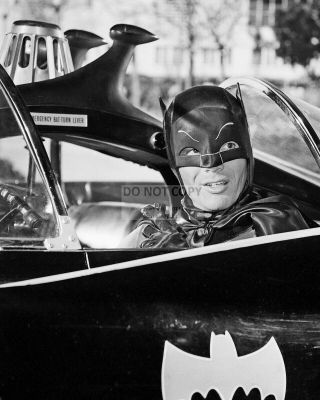 Adam West As " Batman " - 8x10 Publicity Photo (da - 631)