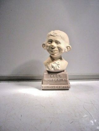 Mad`s Alfred E.  Newman - What - Me Worry? Statue