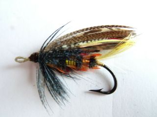A FINE EARLY 20TH CENTURY GUT EYED POPHAM SIZE 1 SALMON FLY 2