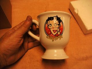BETTY BOOP 2006 LARGE FOOTED PEDESTAL CERAMIC MUG CUP in The Box 2