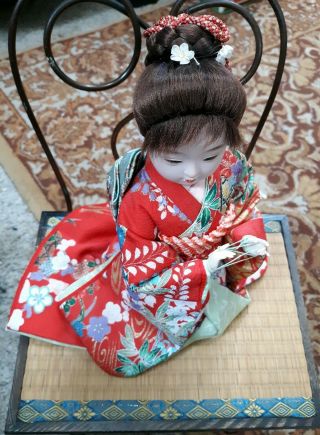 Vintage Hakata Urasaki Doll Kneeling Geisha Kimono Elegant Posed Statue on Base 2