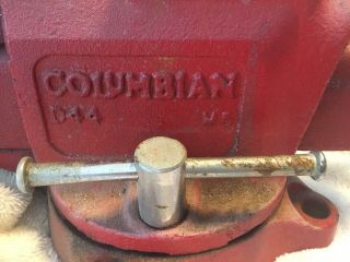 Vintage Columbian 4 1/2 Swivel Vise D44 M5 with anvil and pipe vise jaw 2