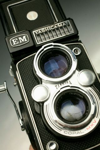 Vintage Yashica Mat Em 120 Film Camera Tlr With Case Very