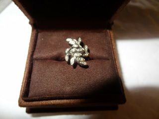 Vintage 10 K White Gold Ring With 14 Diamond Chips Weight 2.  3 Grams Not Scrap.
