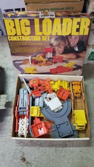 Vintage 1977 Tomy Big Loader Construction Set 5001
