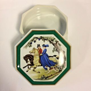 Elizabeth Arden Southern Heirlooms Victorian Porcelain Trinket Powder Jewel Box
