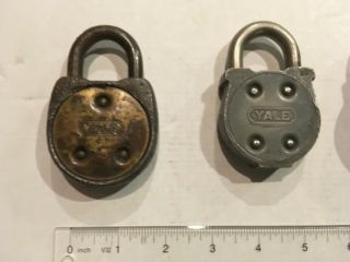 4 - Vintage Round Yale & Towne Mfg.  Co.  Padlock with NO keys - see photos 2