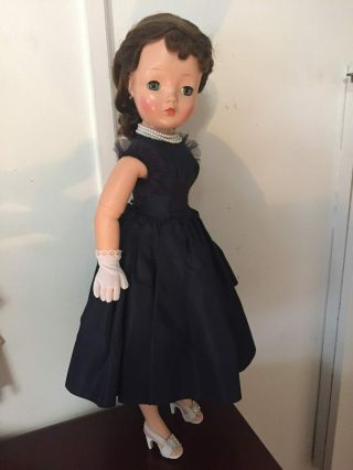 Vintage 1950s Madame Alexander Cissy Doll With Tagged Navy Dress
