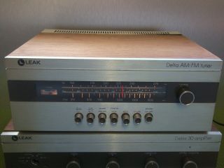 Vintage Leak Delta 30 Amplifier and Tuner 2