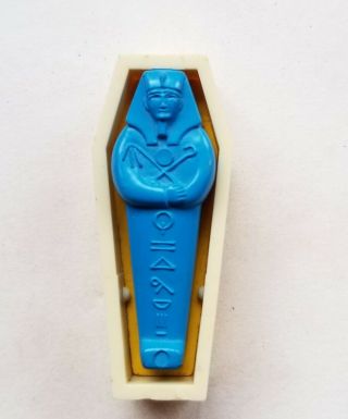 1950s Vintage Plastic Blue King Tut Magic Mummy In Coffin Novelty Magnet