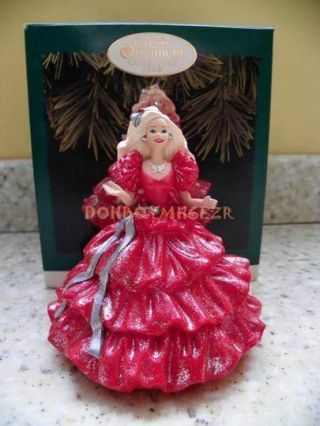 Hallmark 1996 Based On 1988 Happy Holidays Barbie Doll Club Christmas Ornament