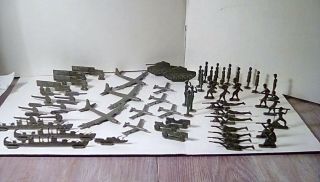 Old Comic Book Ww Ii Toy Soldiers From Hong Kong