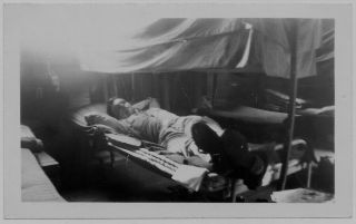 Old Photo Ww2 Us Soldier Sleeping On Bed Shoe Soles Army Air Base Leesburg1940s