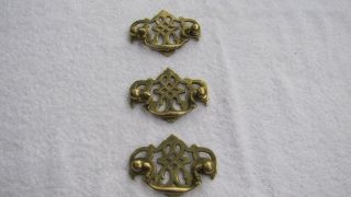 3 Antique Brass Drawer Chest Plate Pulls Handles 2.  5 " Hole To Hole Center