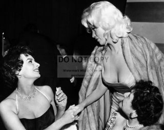 Sophia Loren & Jayne Mansfield 1957 Party - 8x10 Publicity Photo (cc875)