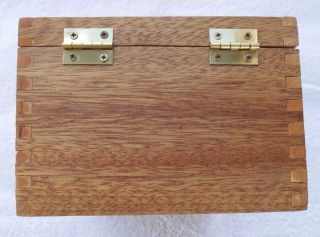 VINTAGE WOODEN RECIPE BOX WITH HINGED LID AND DOVETAIL CORNERS 3