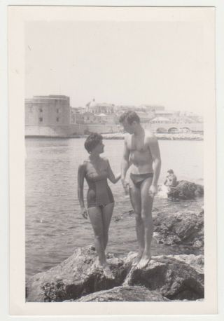 1950s Couple On Beach Bikini Woman & Shirtless Man In Trunks Bulge Vtg Old Photo