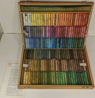 Vintage Rembrandt Soft Pastels By Talens Wooden Carrying Case 180 Pc