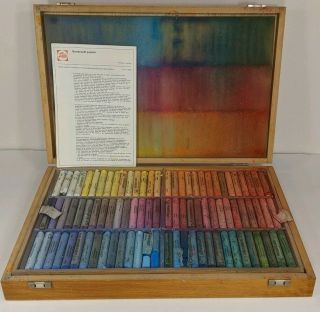 Vintage Rembrandt Soft Pastels by Talens Wooden Carrying Case 180 Pc 2