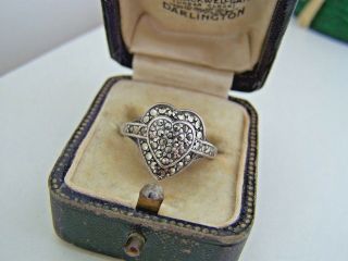 GORGEOUS VINTAGE SOLID STERLING SILVER MARCASITE HEART RING LOVE TOKEN SIZE P 3