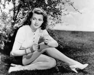Actress Lana Turner - 8x10 Publicity Photo (op - 472)